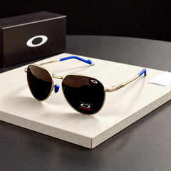 🕶️ OAKLEY – نظارة شمسية بإطار معدني