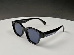 Prada Pr4