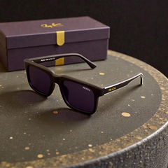 🕶️ نظارة PRADA – تصميم فاخر وعصري