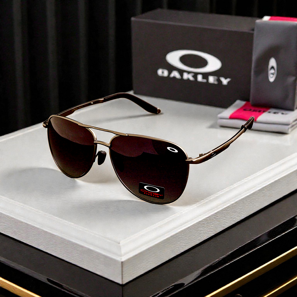 🕶️ OAKLEY – نظارة شمسية فاخرة