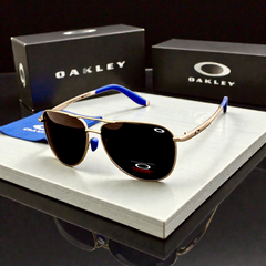 🕶️ OAKLEY – نظارة شمسية فاخرة